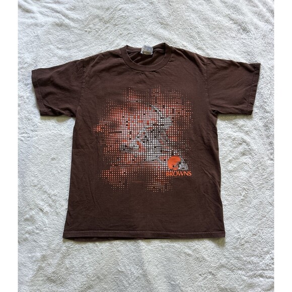 Vintage Y2K Cleveland Brown Pixel Helmet Graphic T-shirt Size Medium - Picture 1 of 8